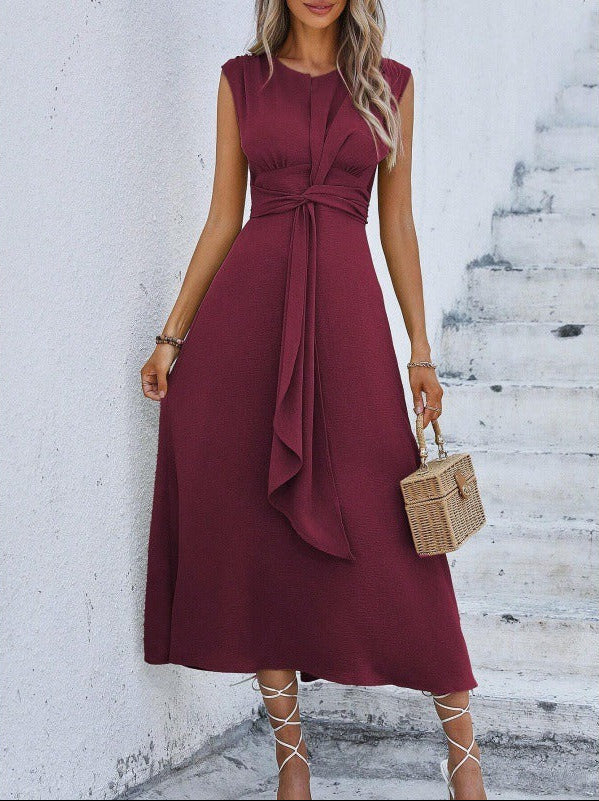 Eva | Elegant sleeveless dress with adjustable waist