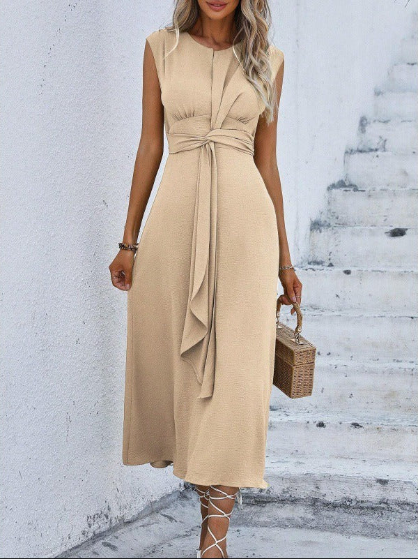 Eva | Elegant sleeveless dress with adjustable waist