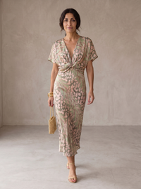Antonella | Elegant dress in lightweight and fluid fabric